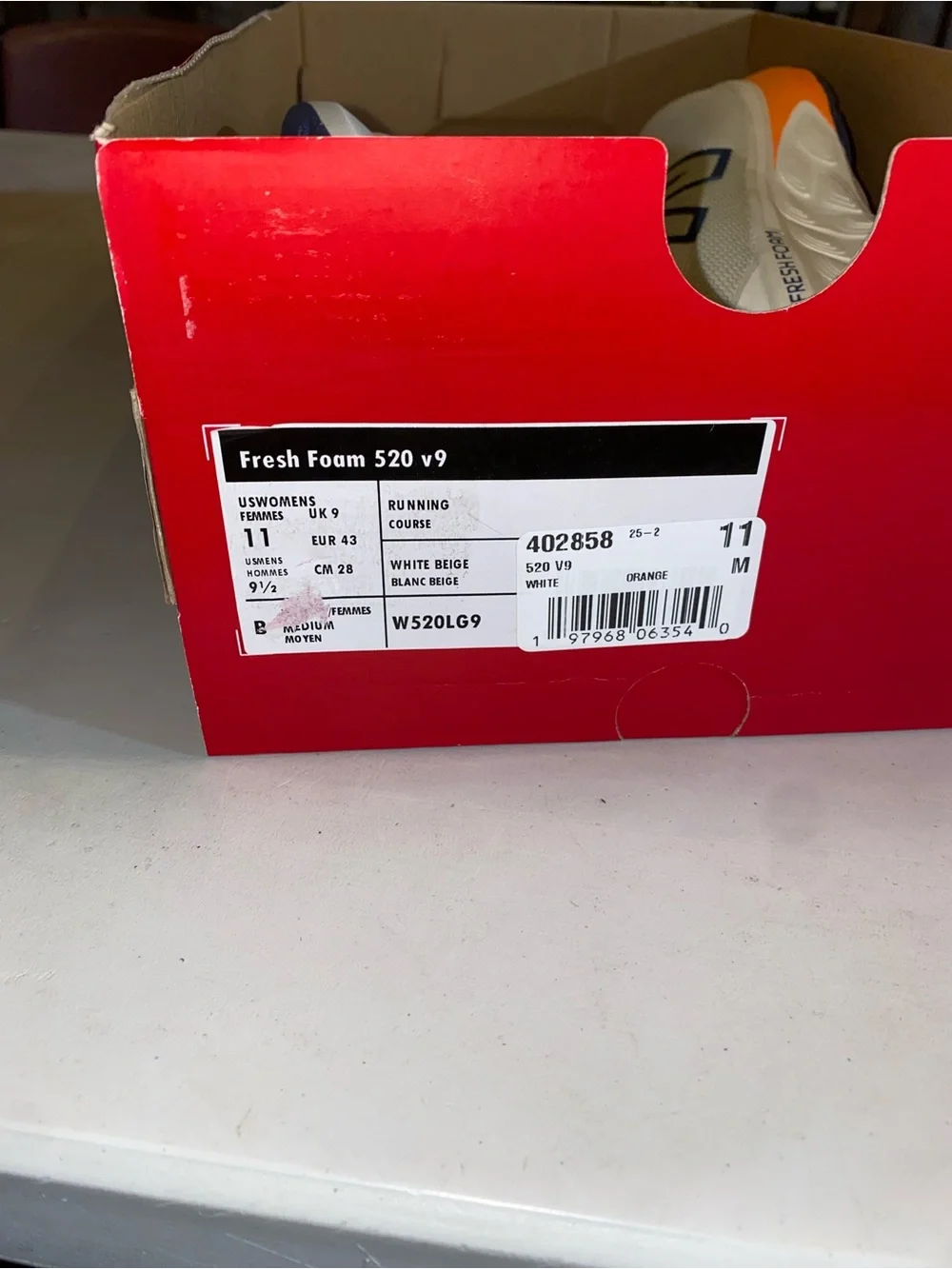 New Balance Fresh Foam 520 V9 Unisex Size 11/9.5 White Running Shoes NEW